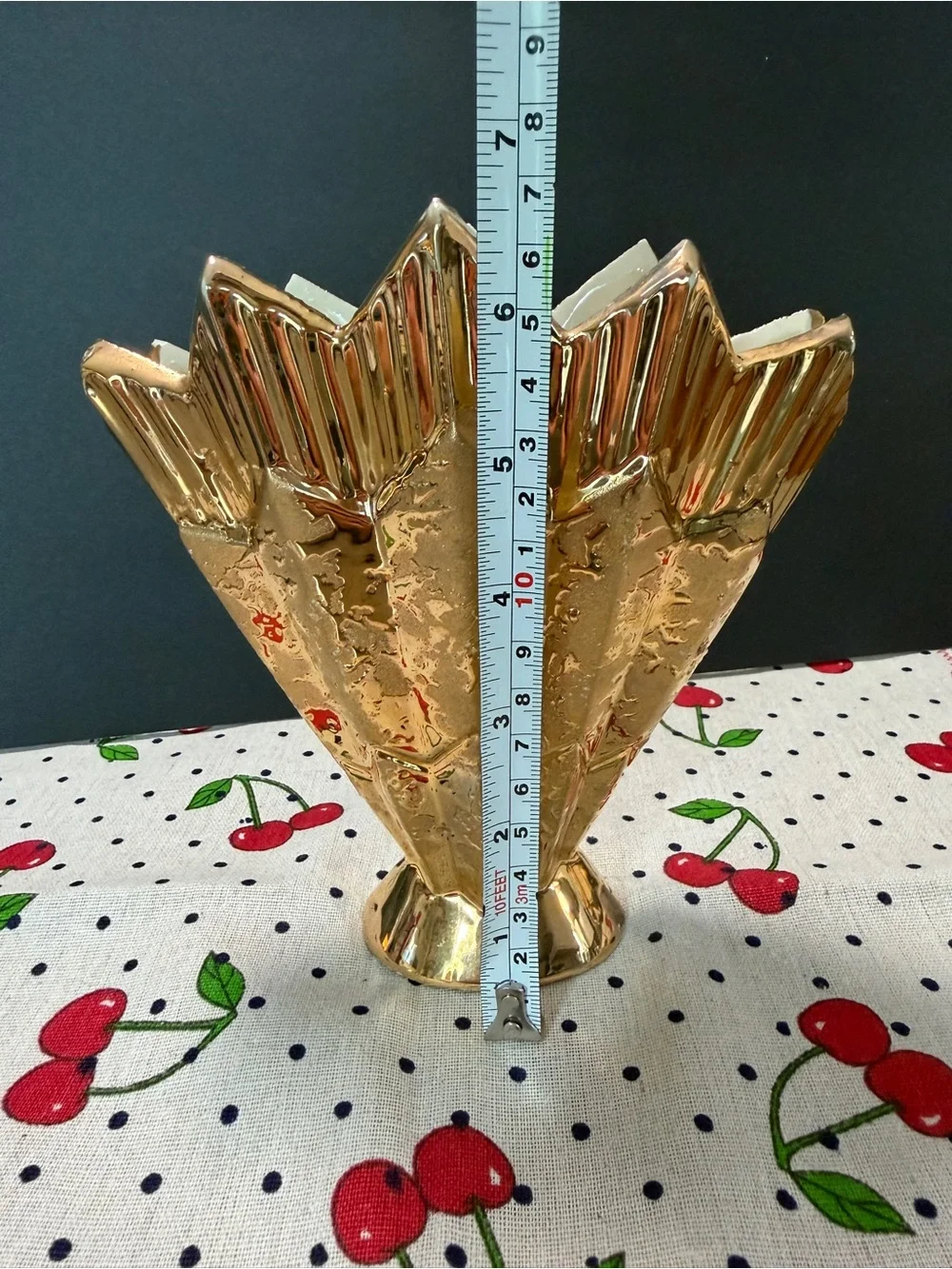Vintage Gold Ceramic Fan-Shaped Vase - Decorative Accent